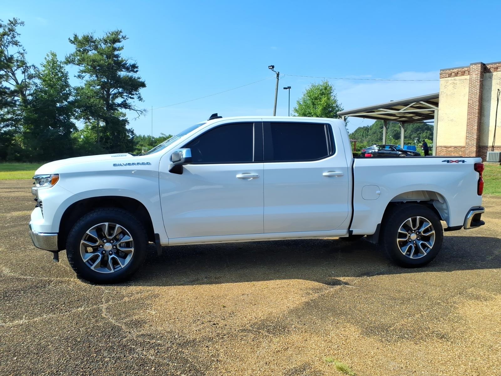 2025 Chevrolet Silverado 1500 LT Crew Cab 4WD