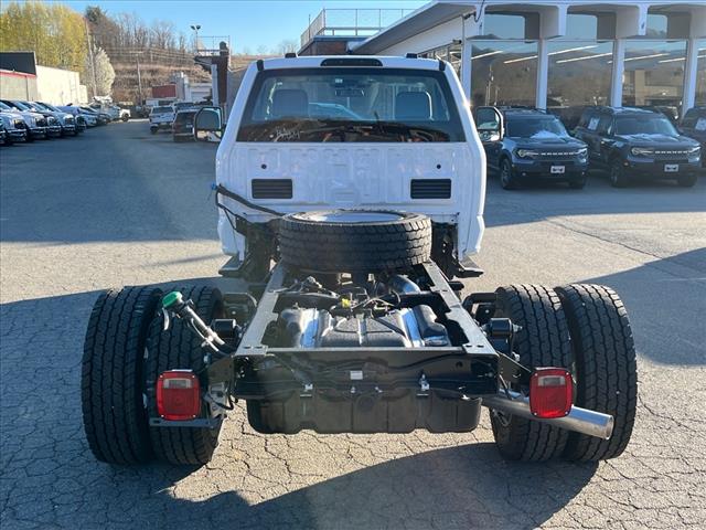 2025 Ford F-600SD XL
