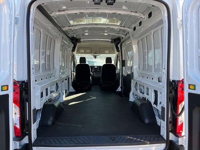 2025 Ford Transit Base
