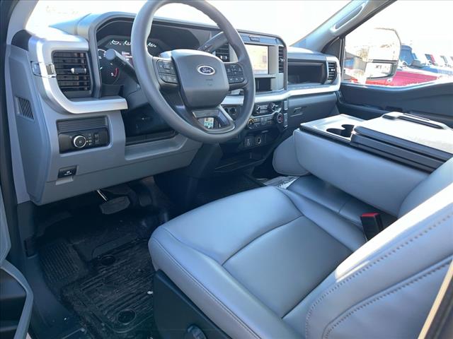 2025 Ford F-600SD XL