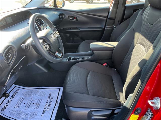 2019 Toyota Prius LE