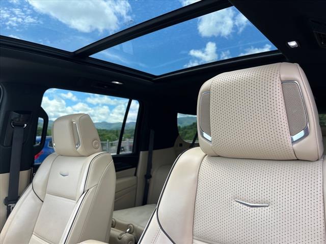 2022 Cadillac Escalade ESV Premium Luxury