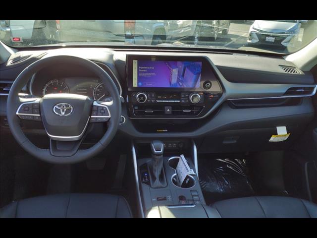New 2023 TOYOTA Highlander XLE for sale by Thousand Oaks Toyota in Thousand Oaks, CA