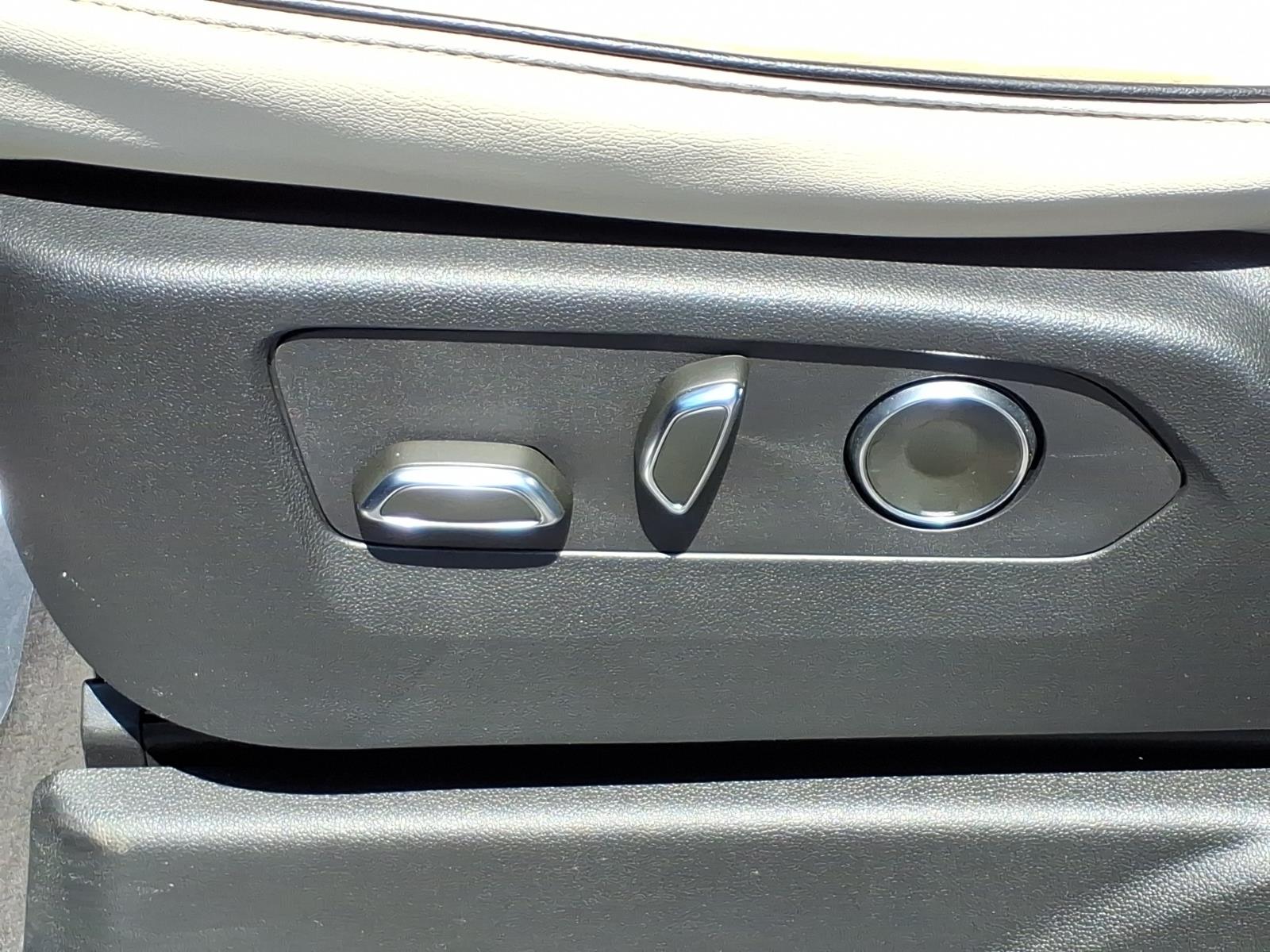 2024 Cadillac Escalade Sport - Photo 10