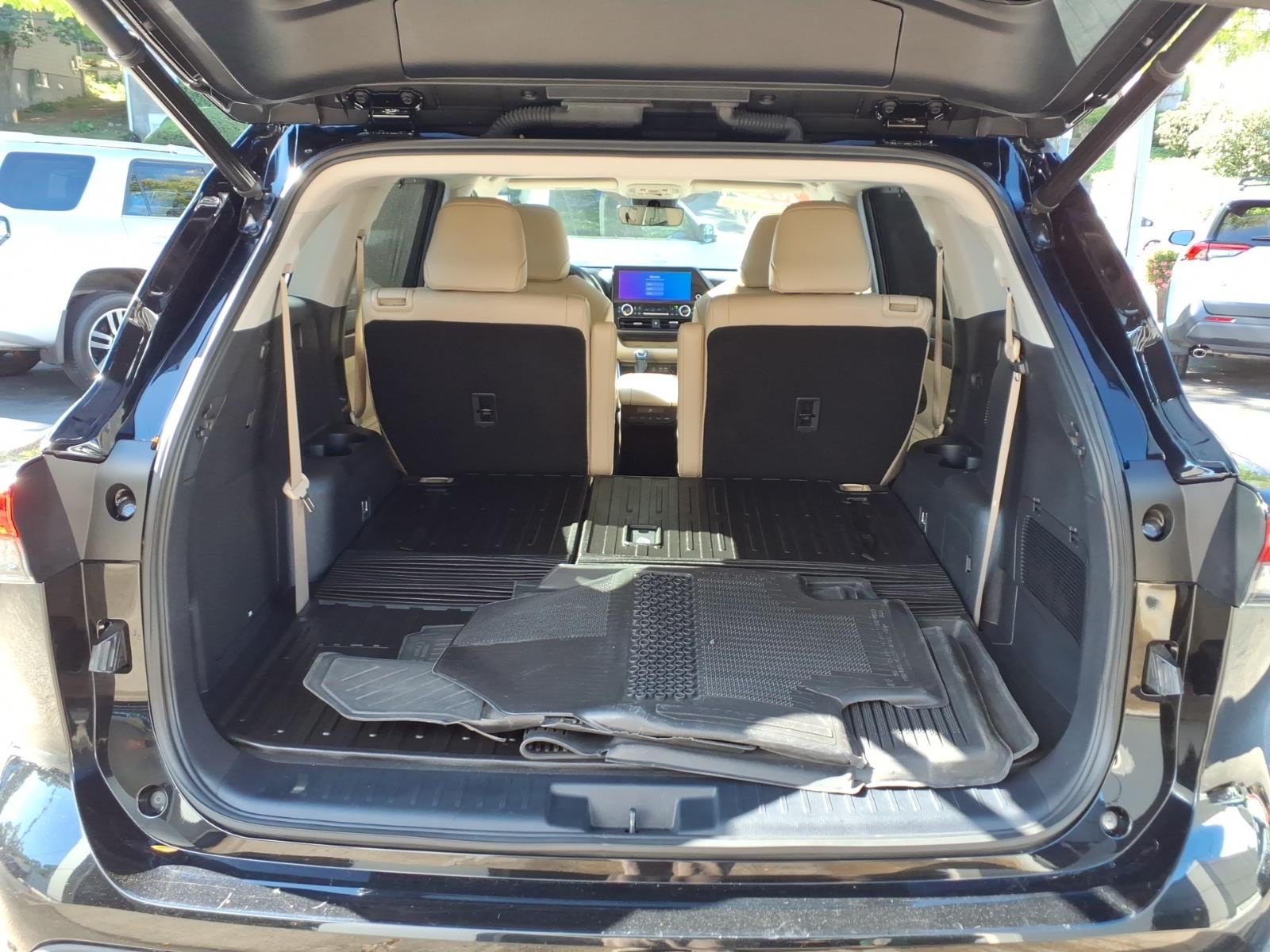 Used 2023 Toyota Highlander SUV
