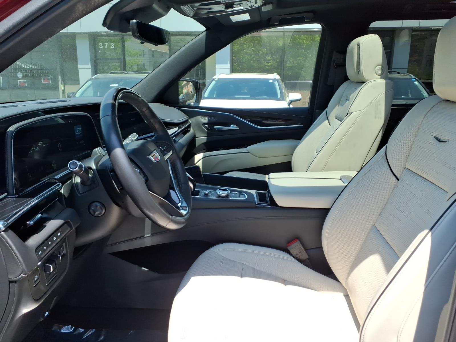 2024 Cadillac Escalade Sport - Photo 11