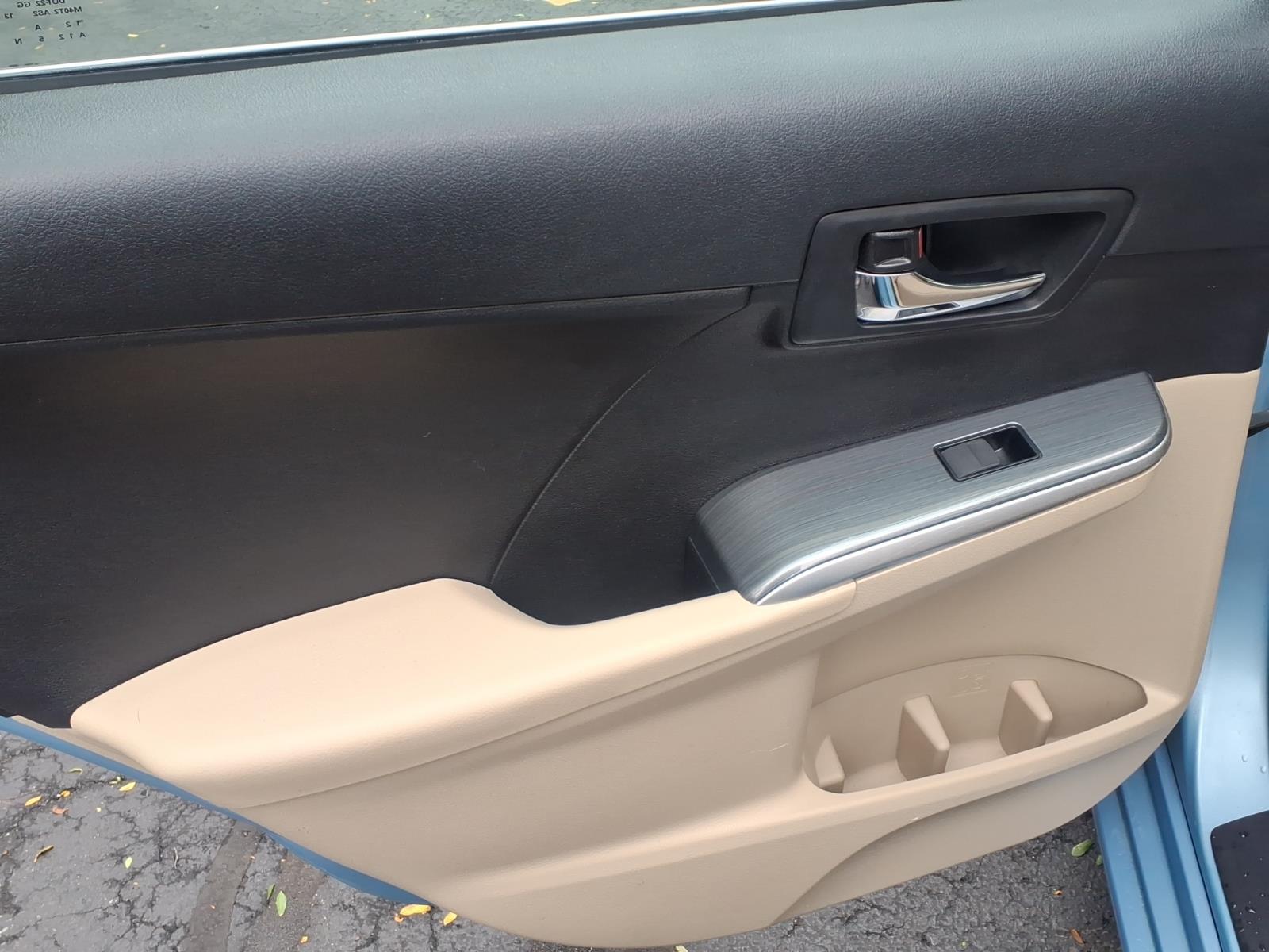 Used 2013 Toyota Camry Hybrid Sedan