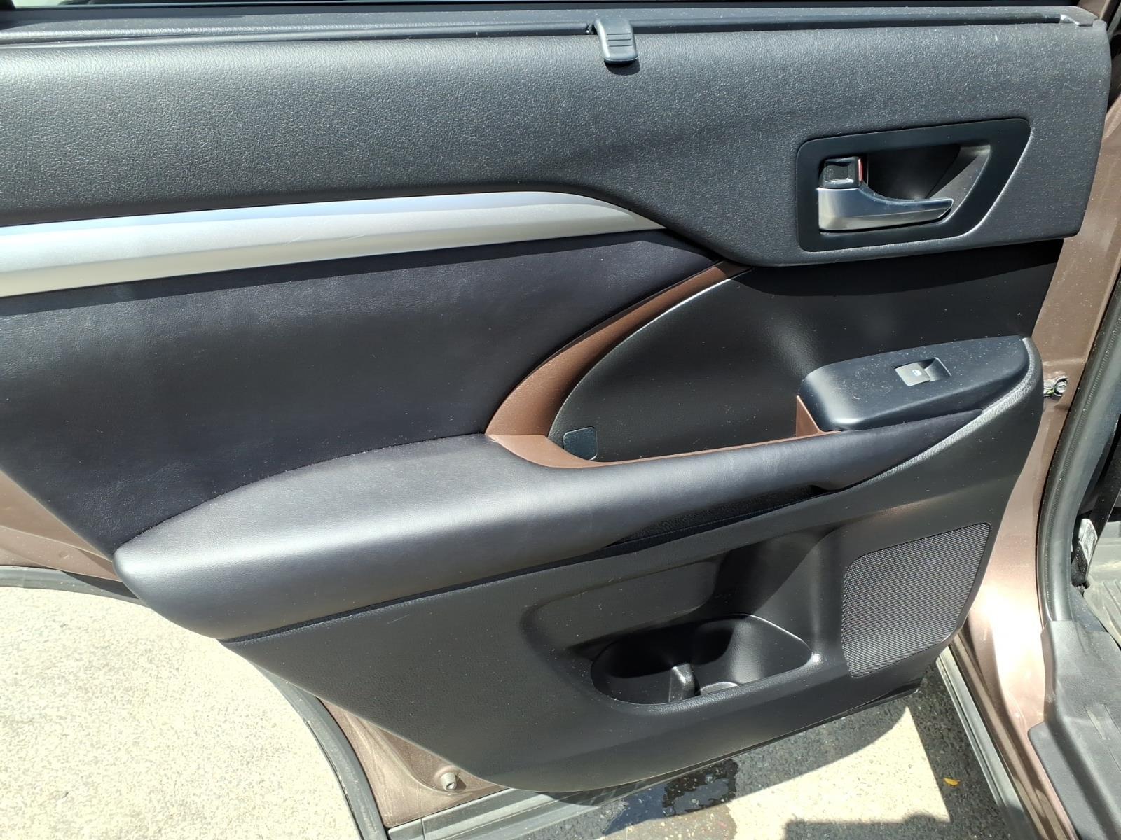Used 2019 Toyota Highlander Hybrid SUV