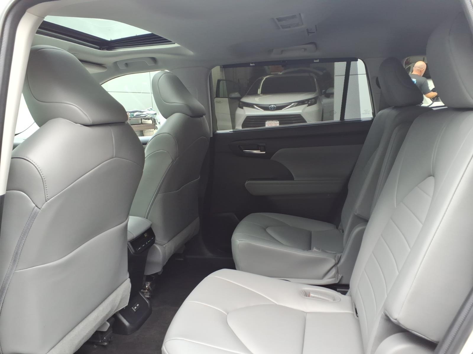 Used 2023 Toyota Highlander SUV