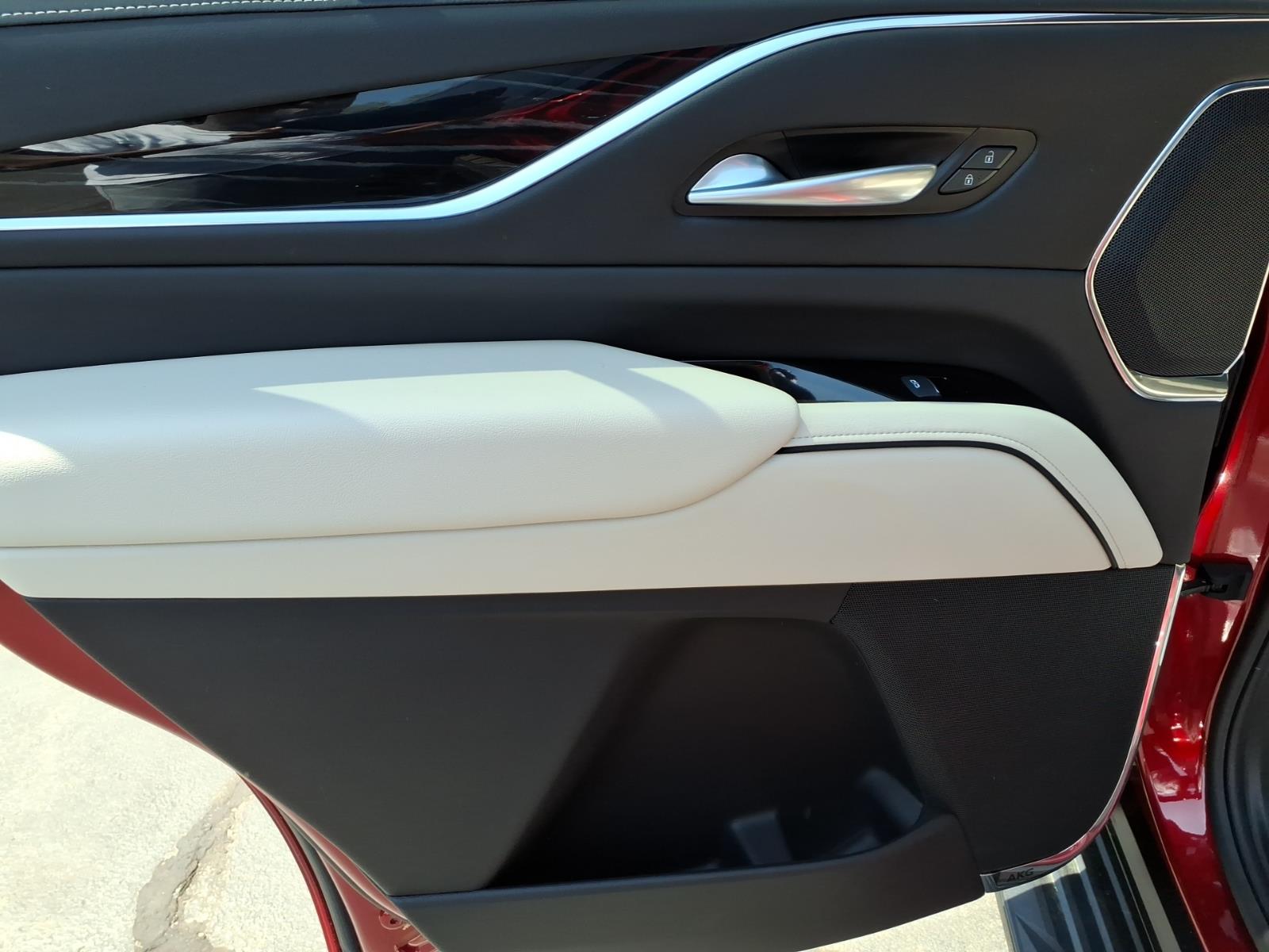 2024 Cadillac Escalade Sport - Photo 13