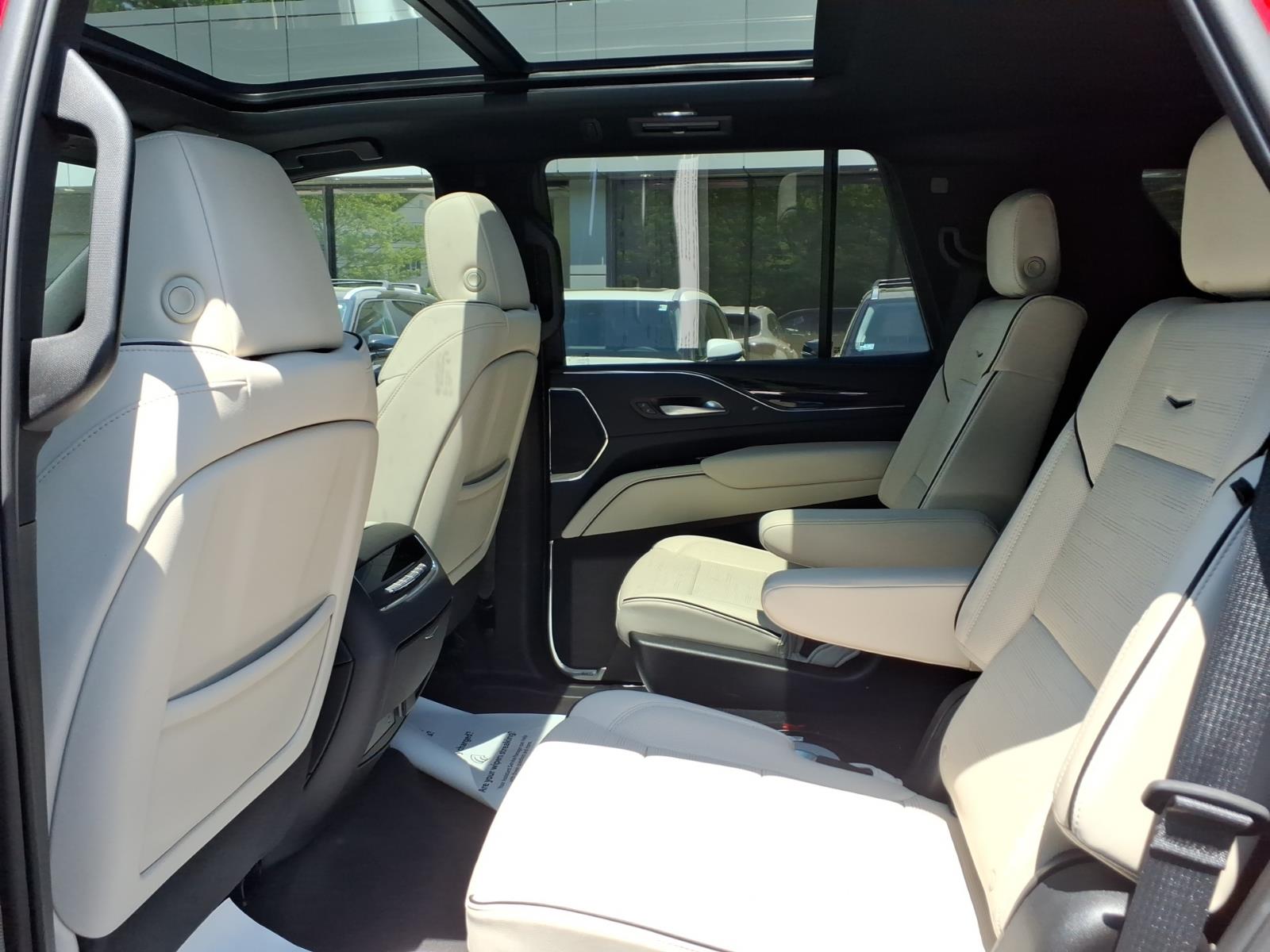 2024 Cadillac Escalade Sport - Photo 14