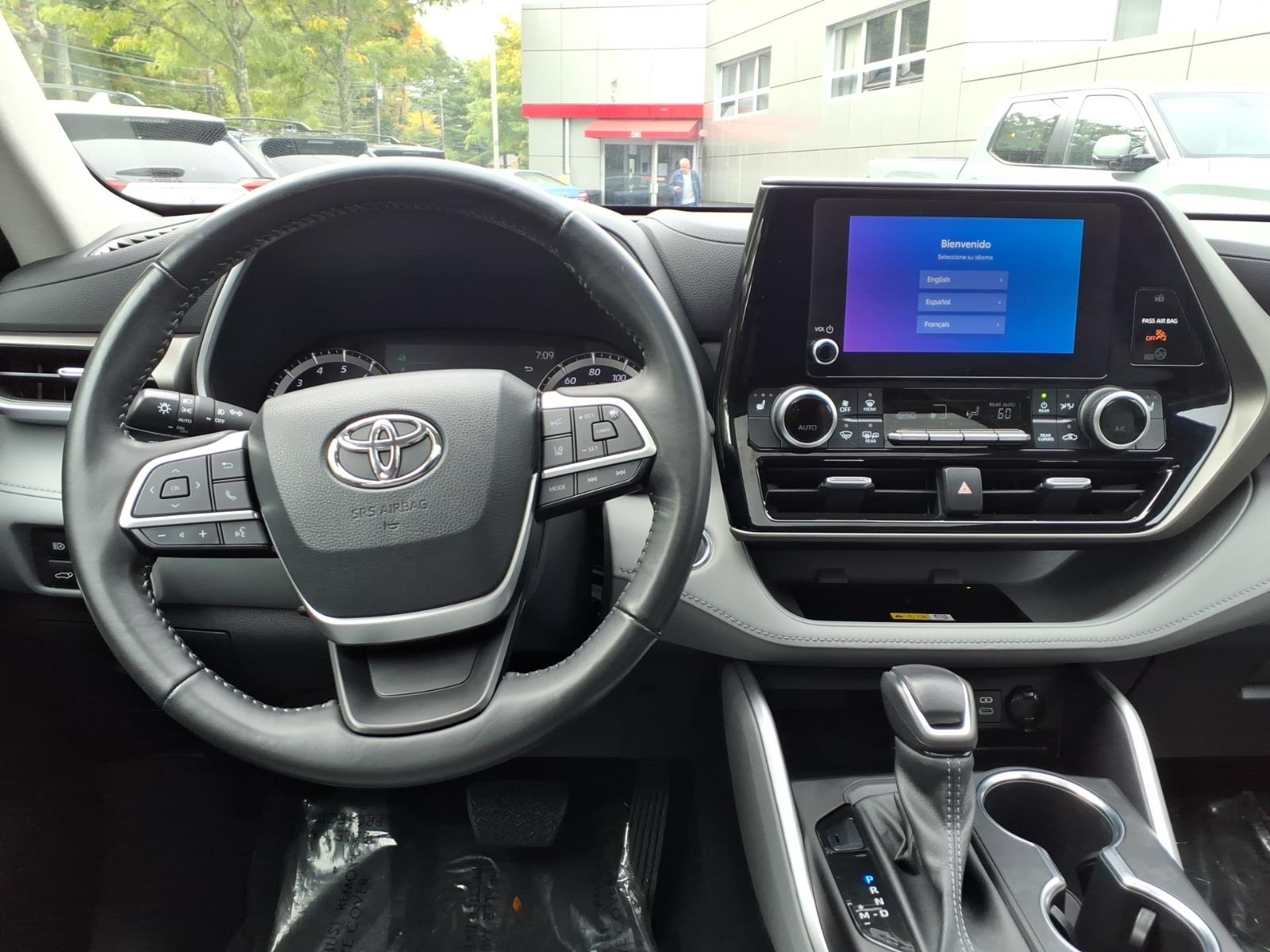 Used 2023 Toyota Highlander SUV
