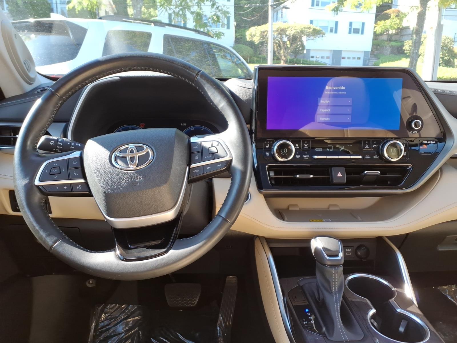 Used 2023 Toyota Highlander SUV