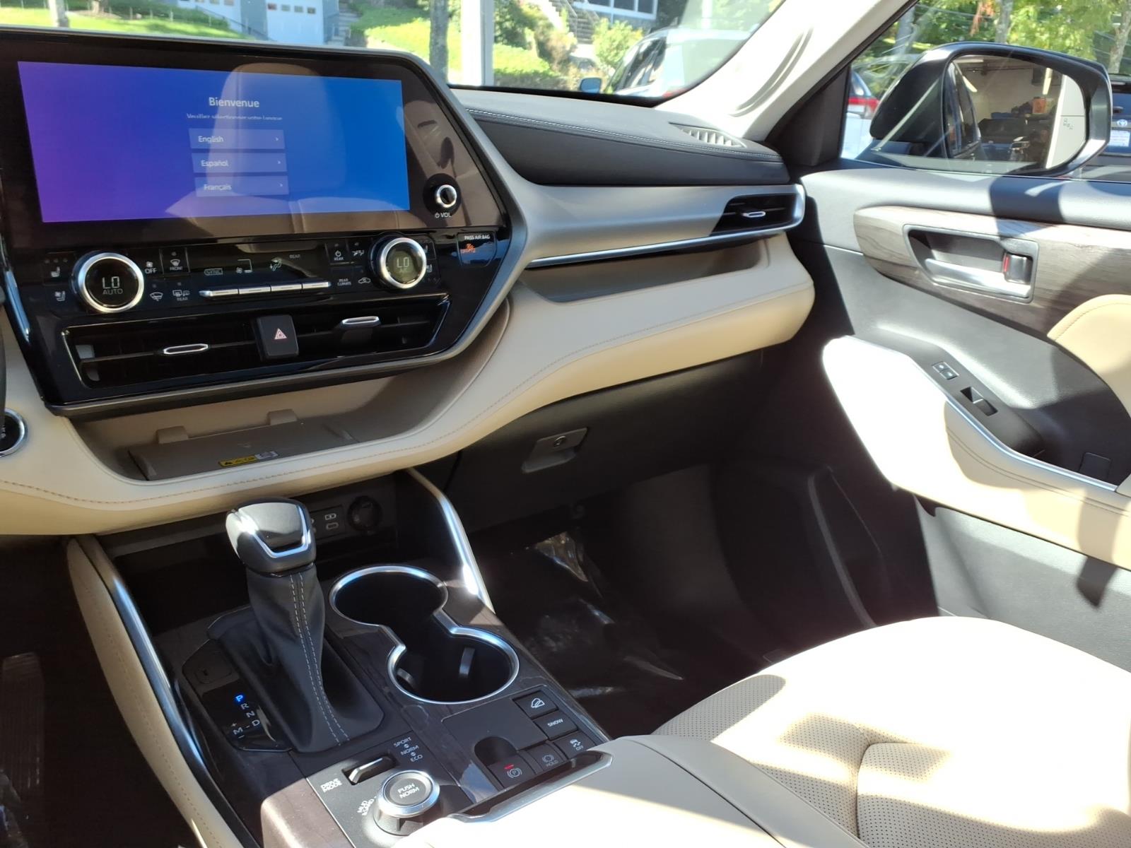 Used 2023 Toyota Highlander SUV
