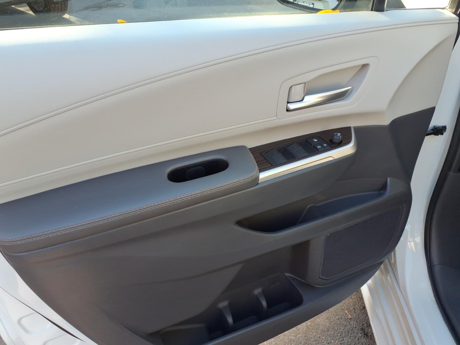 Used 2024 Toyota Sienna Van