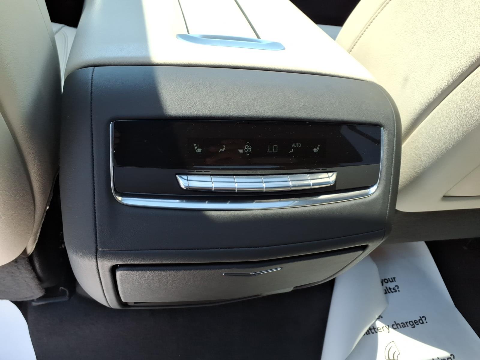 2024 Cadillac Escalade Sport - Photo 17