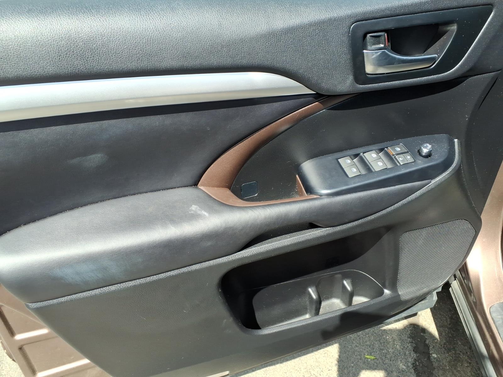 Used 2019 Toyota Highlander Hybrid SUV