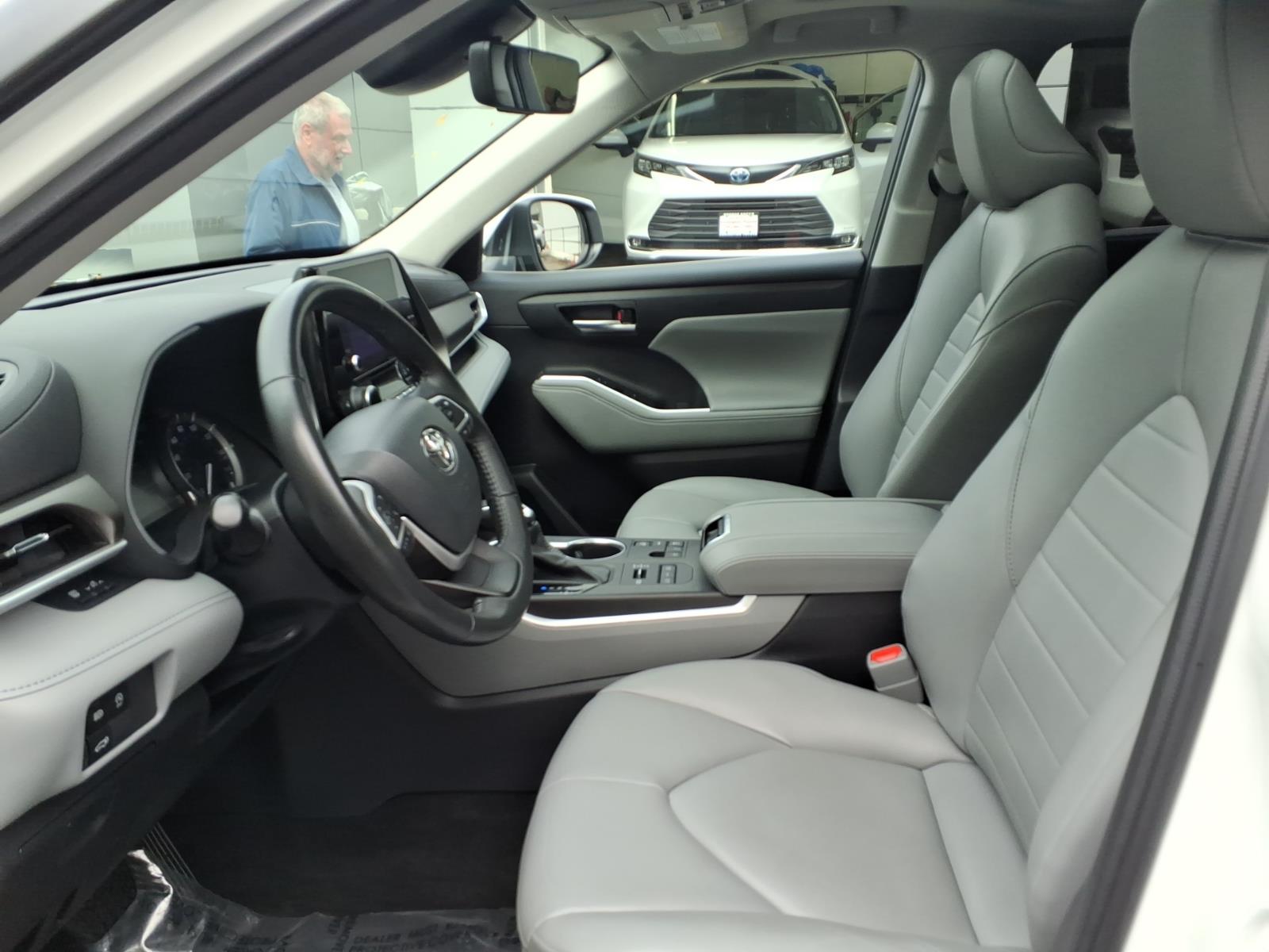 Used 2023 Toyota Highlander SUV