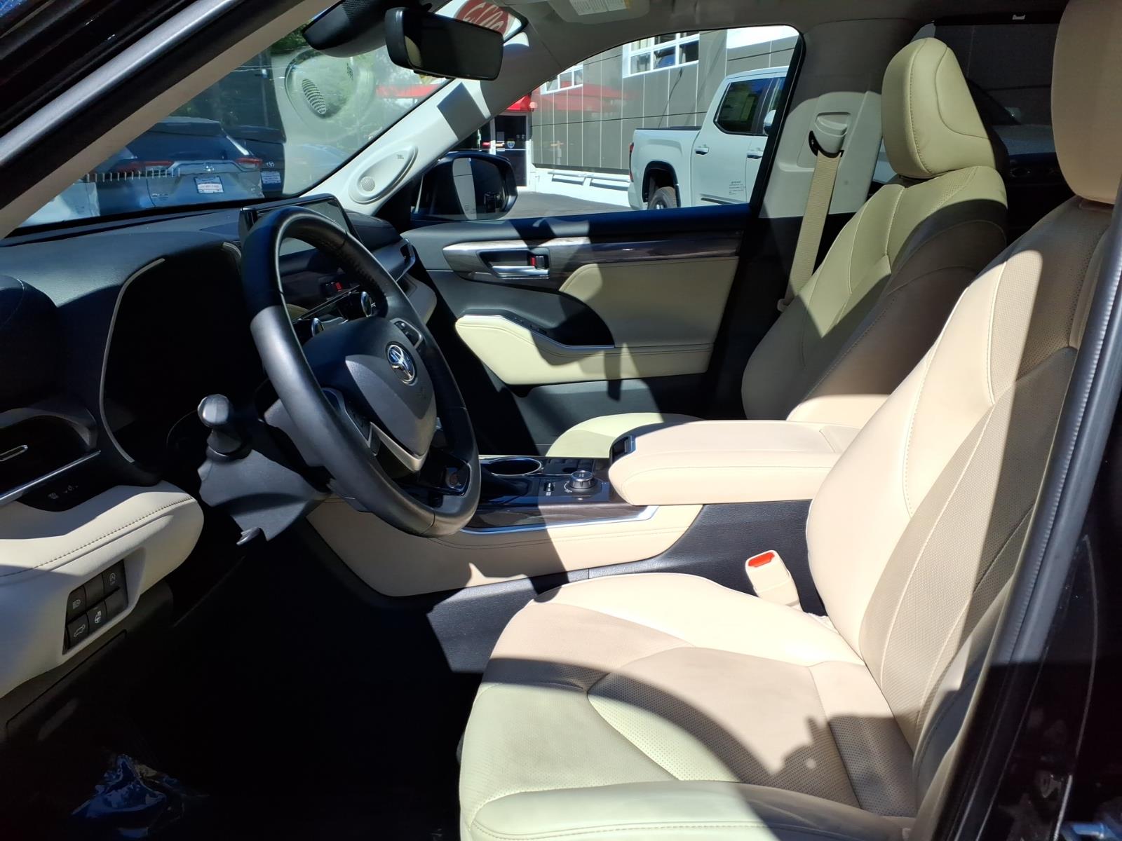 Used 2023 Toyota Highlander SUV