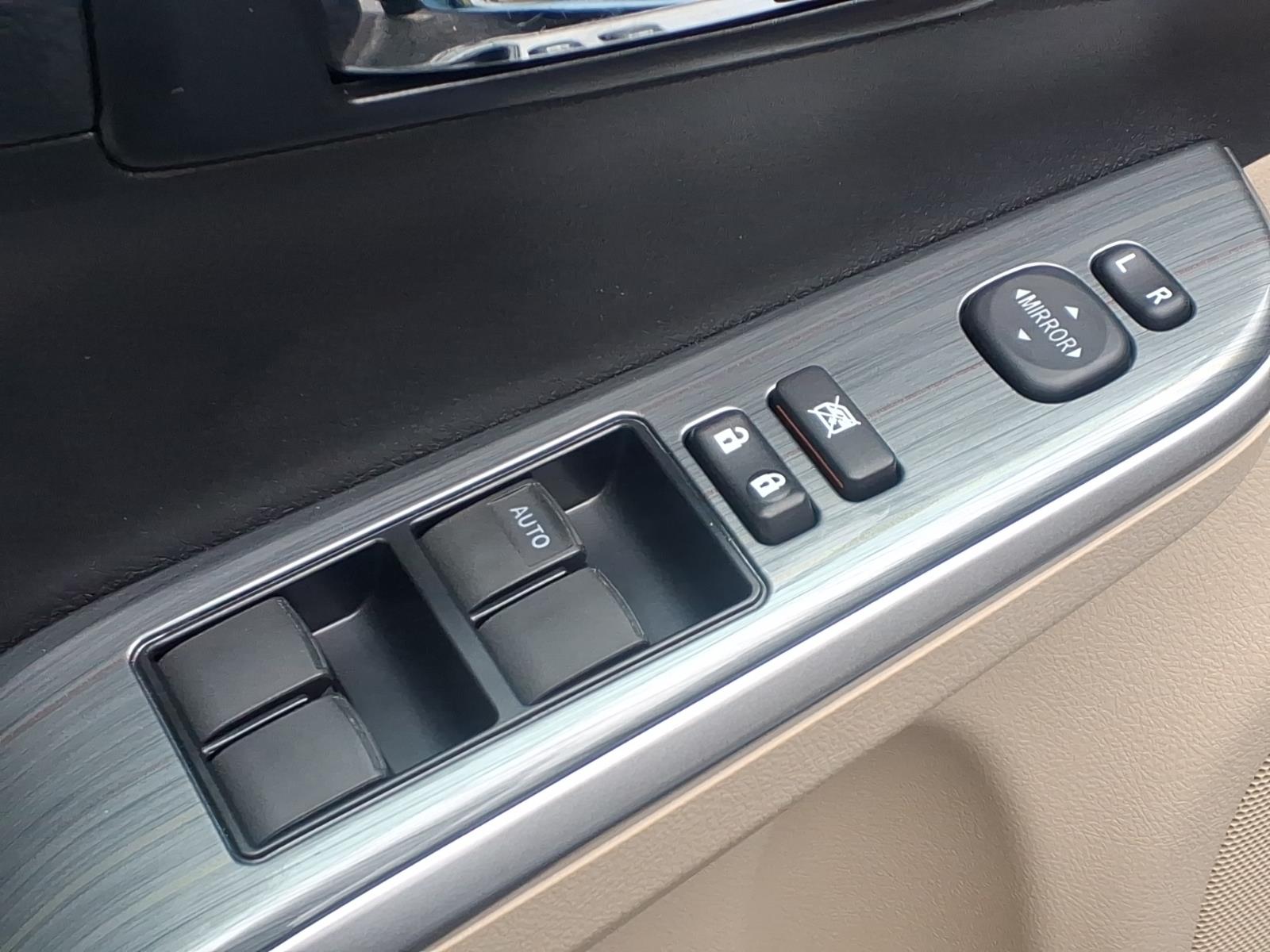 Used 2013 Toyota Camry Hybrid Sedan