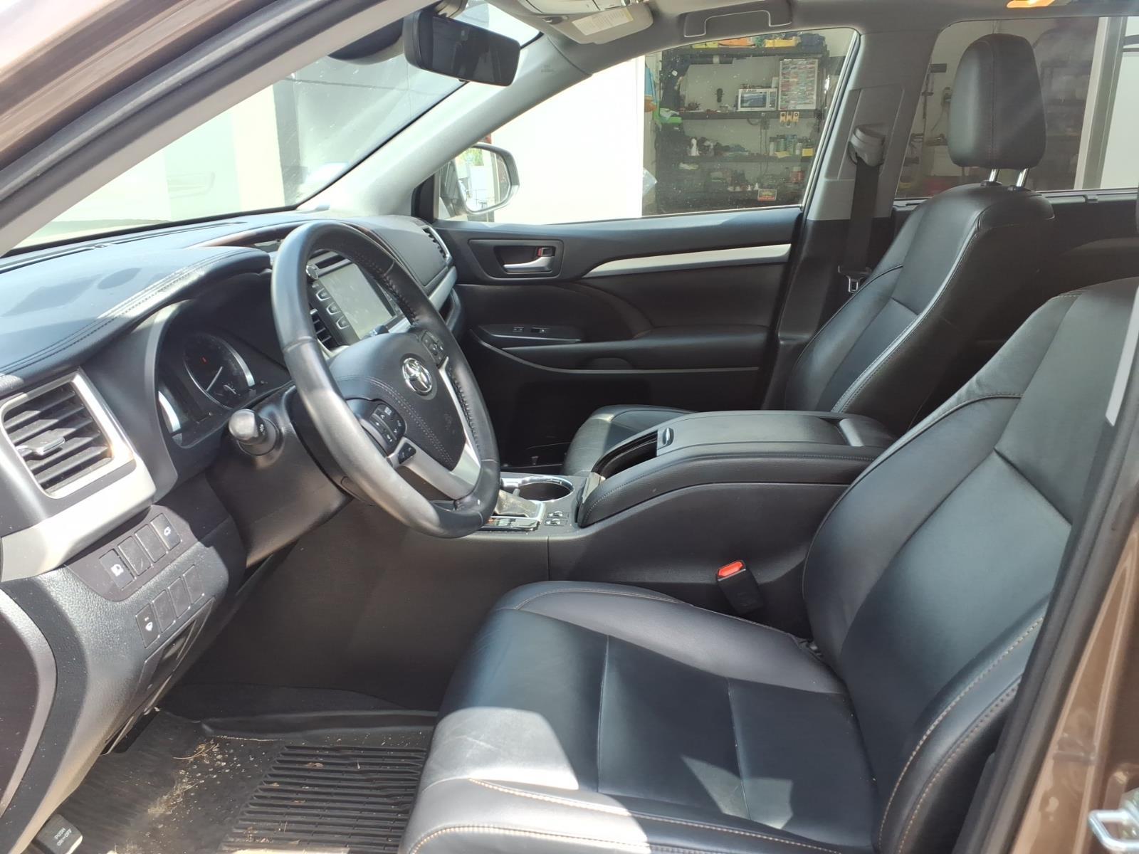 Used 2019 Toyota Highlander Hybrid SUV