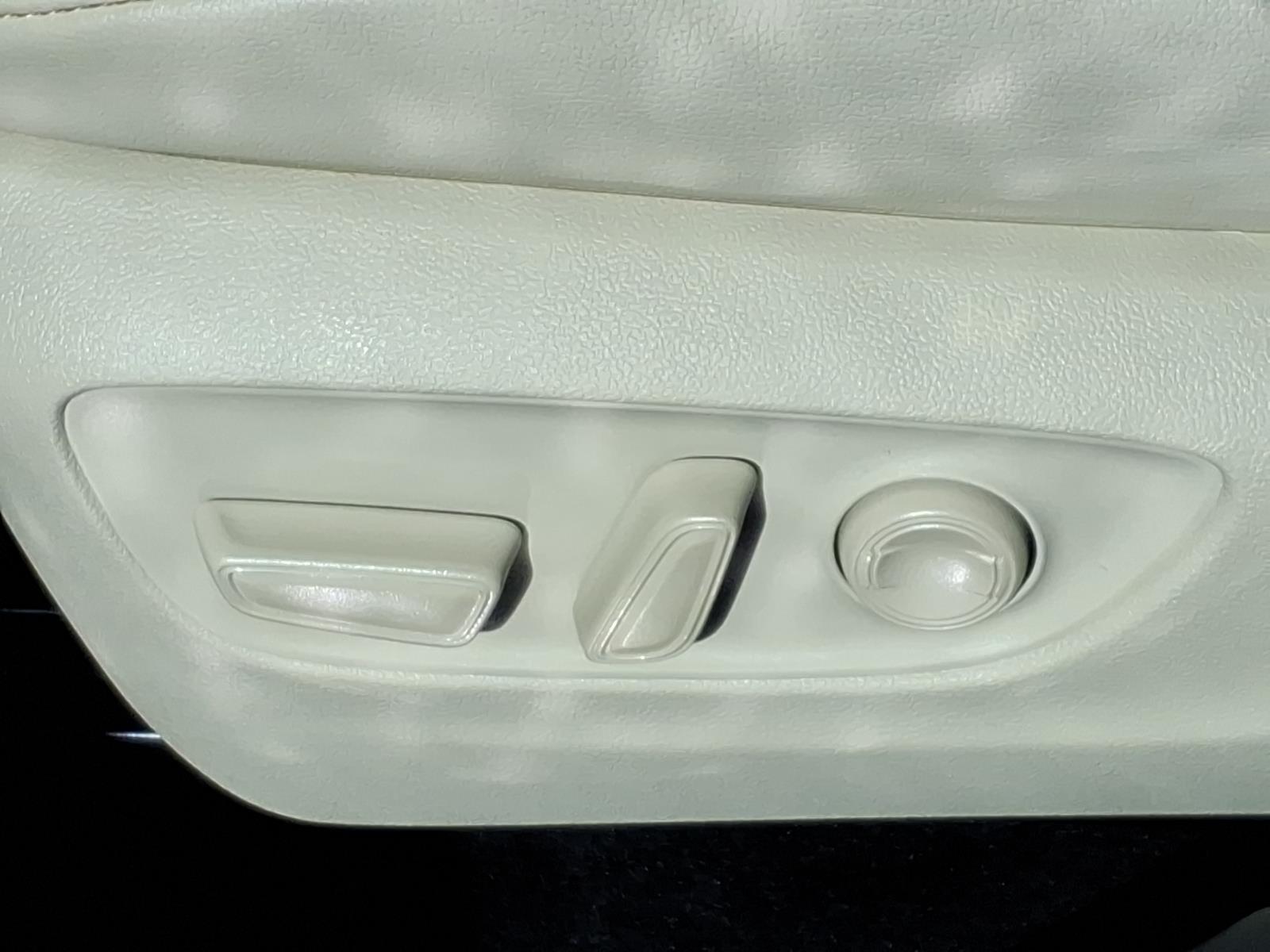 Used 2023 Toyota Highlander SUV