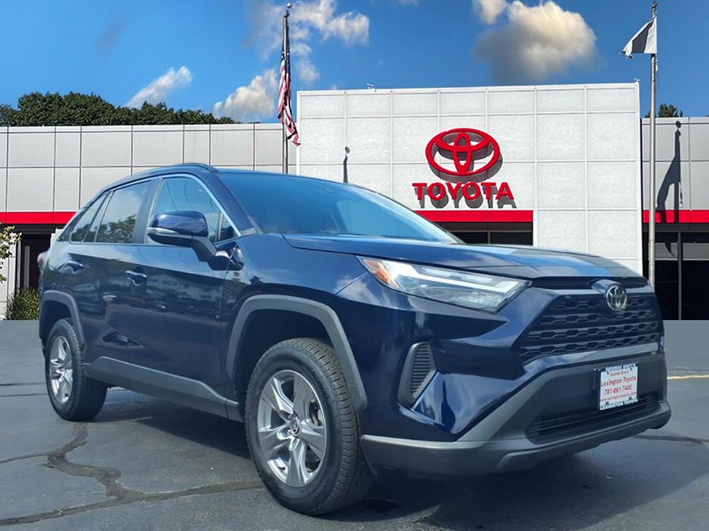2022 Toyota RAV4 XLE's photo