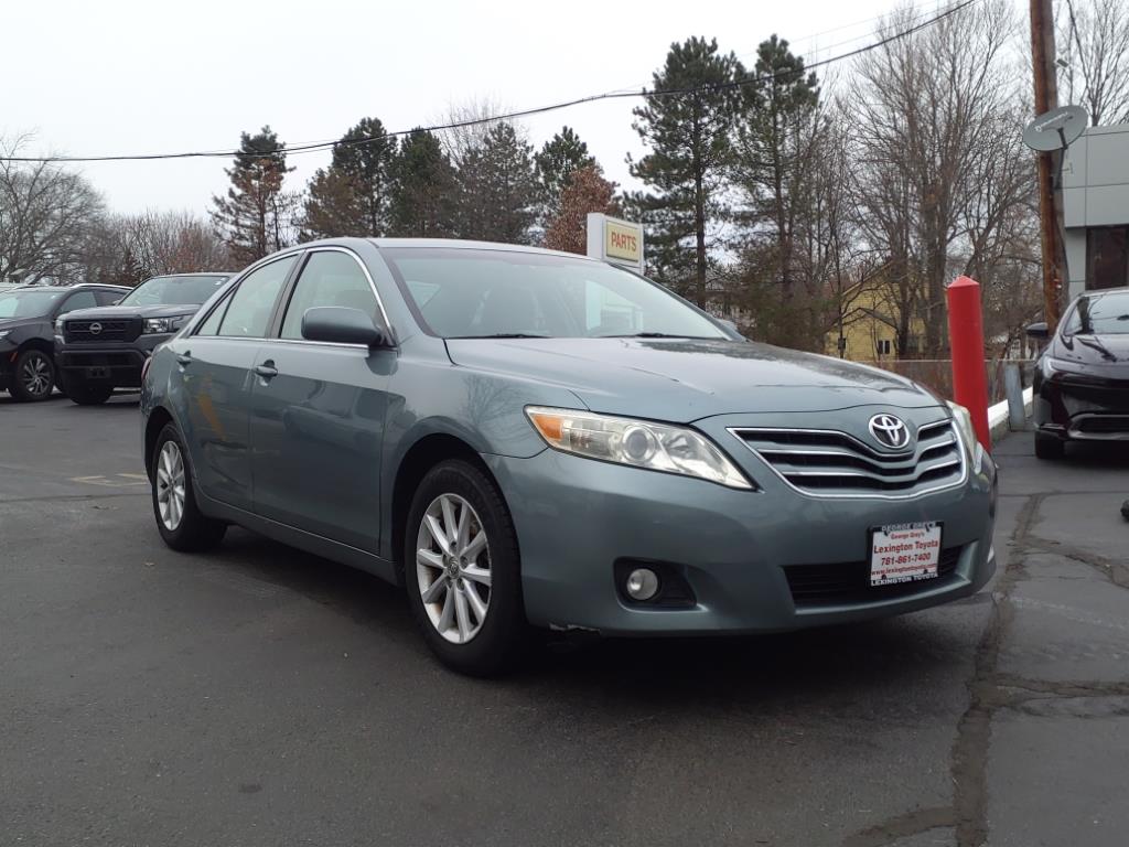 2011 Toyota Camry XLE's photo