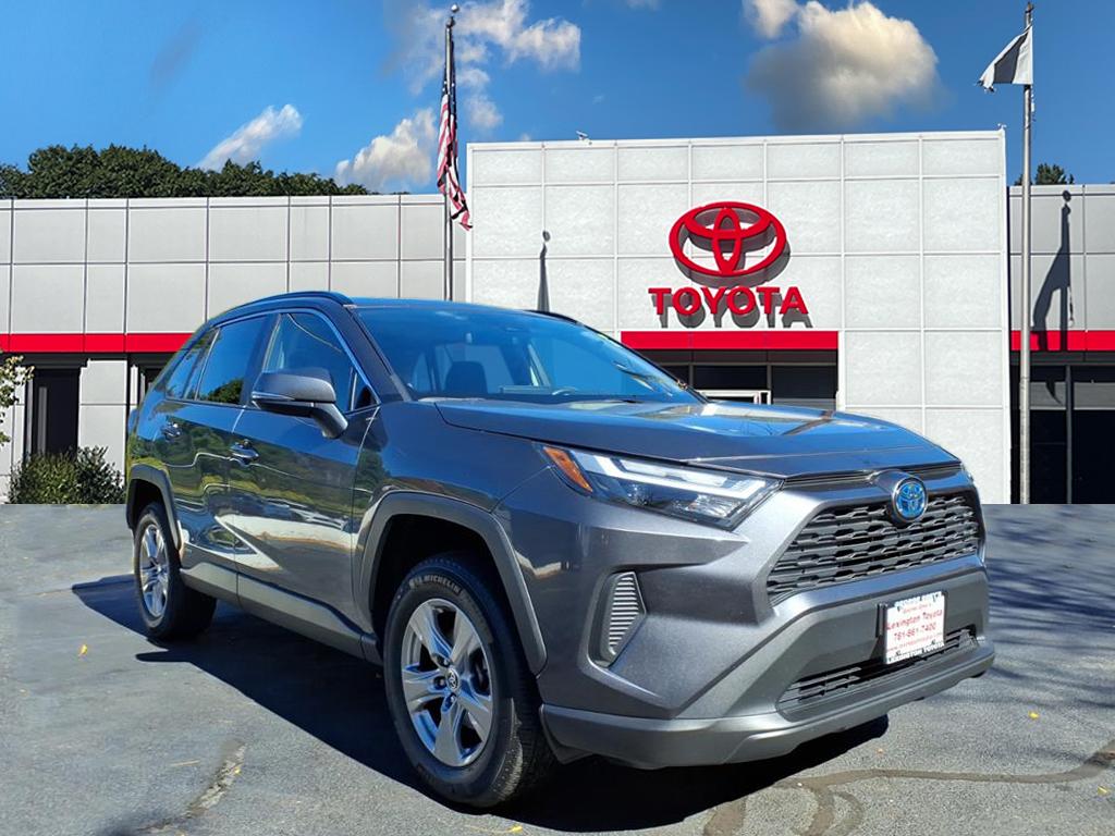 2023 Toyota RAV4 XLE's photo