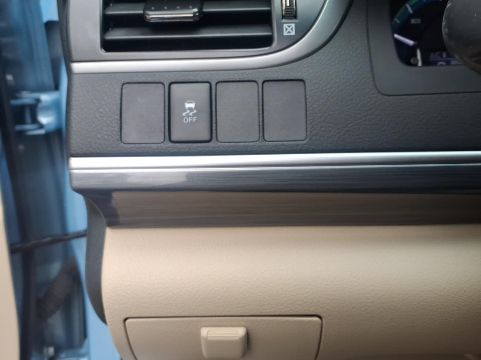 Used 2013 Toyota Camry Hybrid Sedan