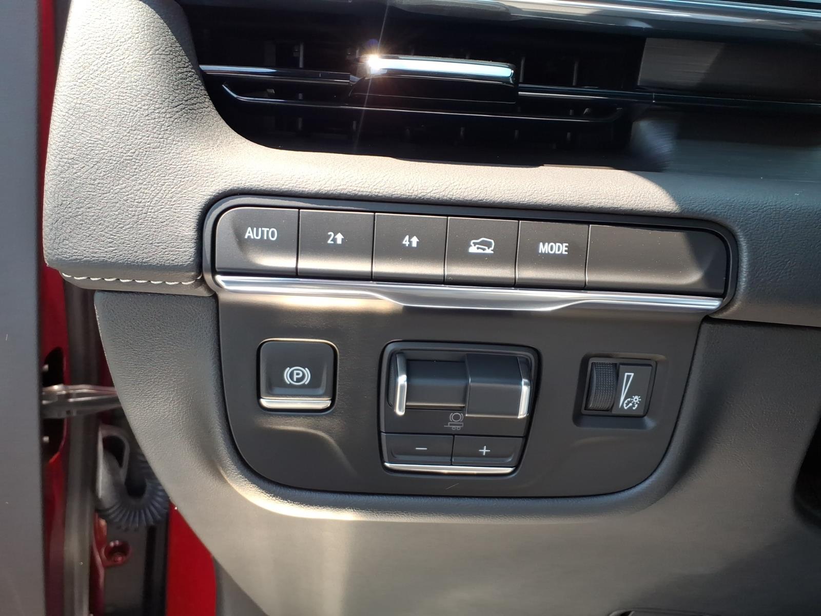 2024 Cadillac Escalade Sport - Photo 25