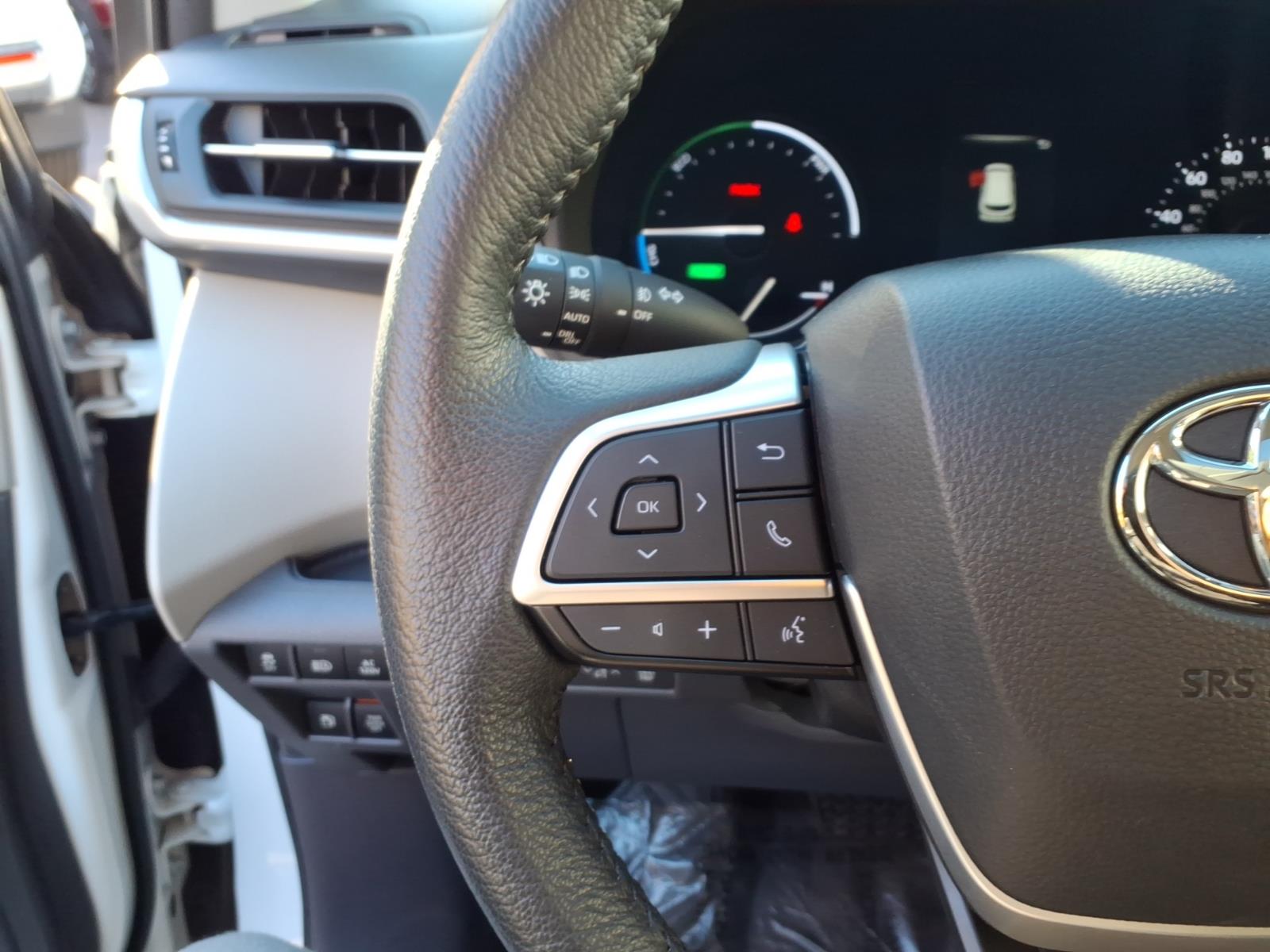 Used 2024 Toyota Sienna Van