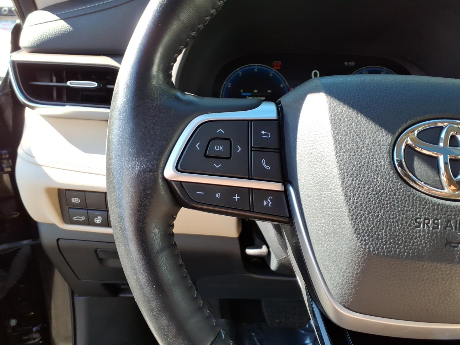Used 2023 Toyota Highlander SUV