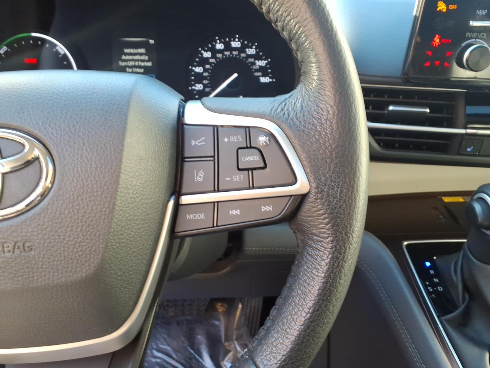 Used 2024 Toyota Sienna Van