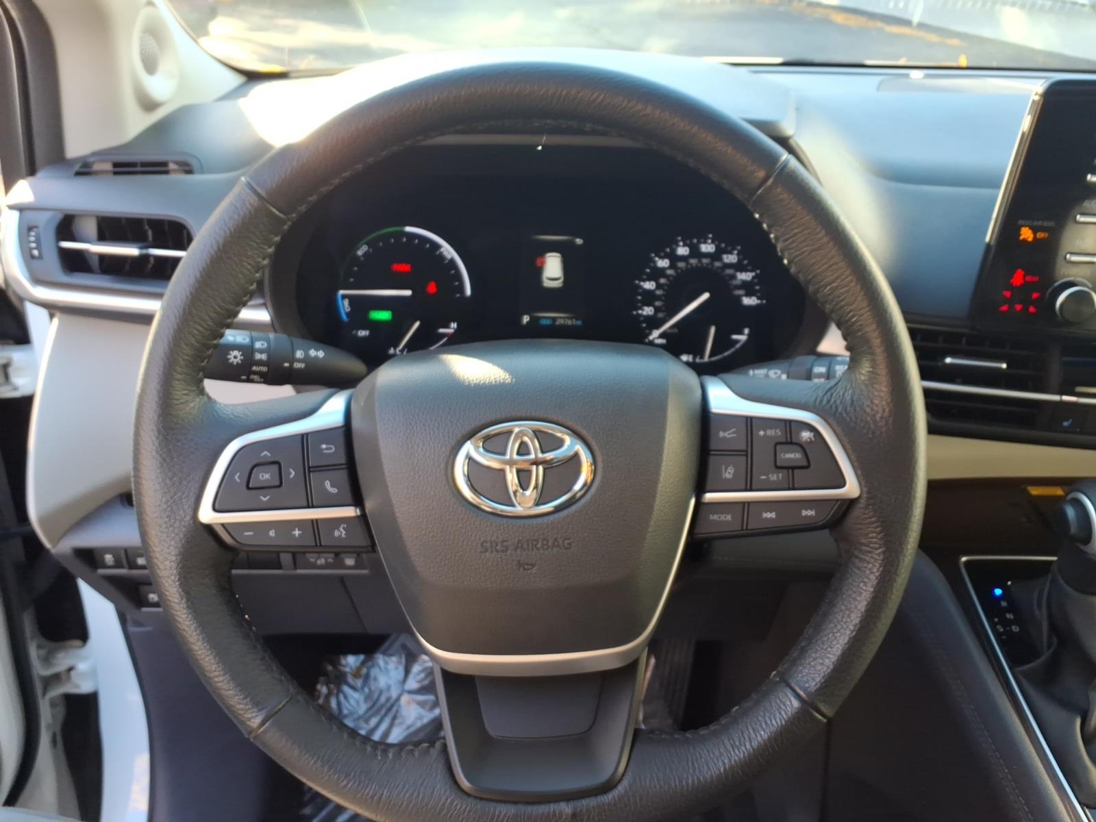 Used 2024 Toyota Sienna Van