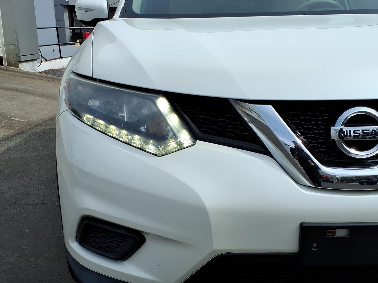 Used 2015 Nissan Rogue SV with VIN 5N1AT2MV1FC772555 for sale in Lexington, MA