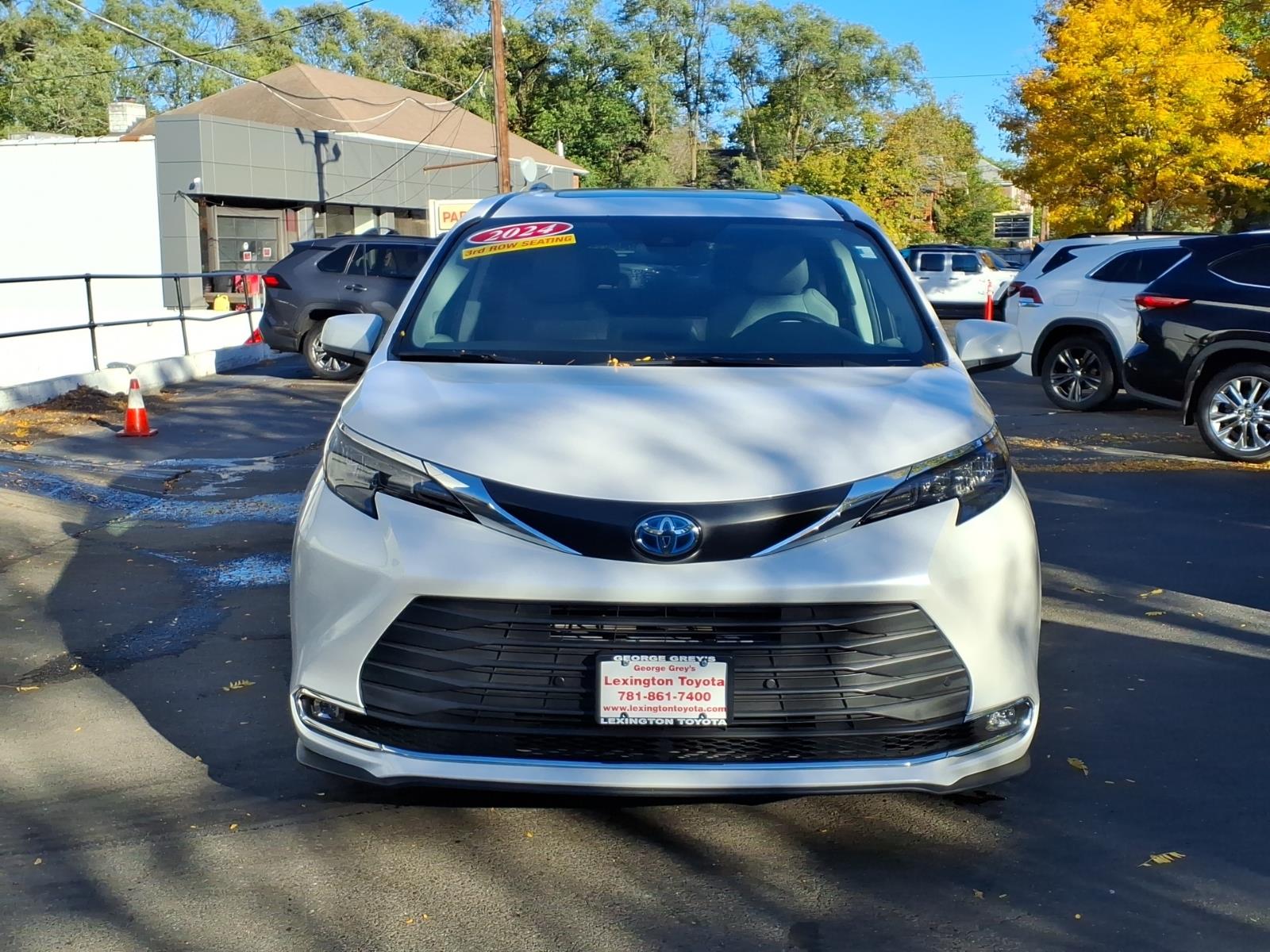 Used 2024 Toyota Sienna Van
