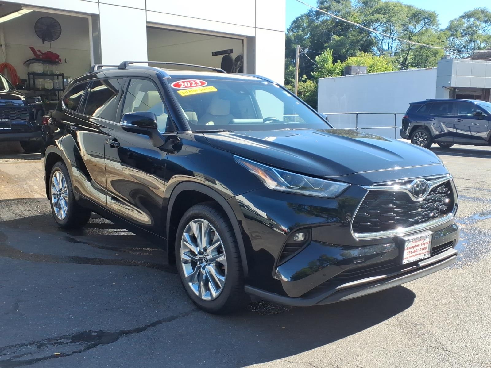Used 2023 Toyota Highlander SUV