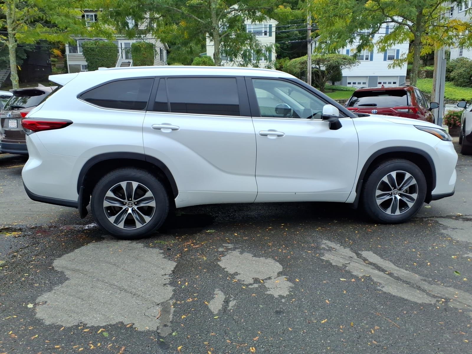 Used 2023 Toyota Highlander SUV