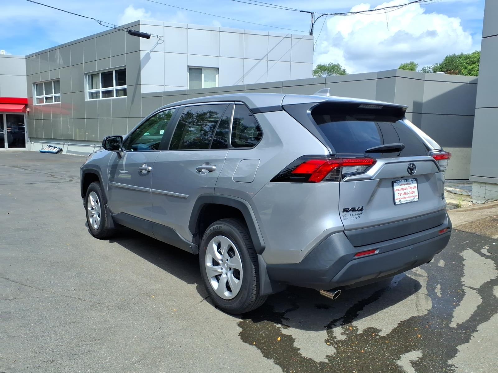 View vehicle photo 5