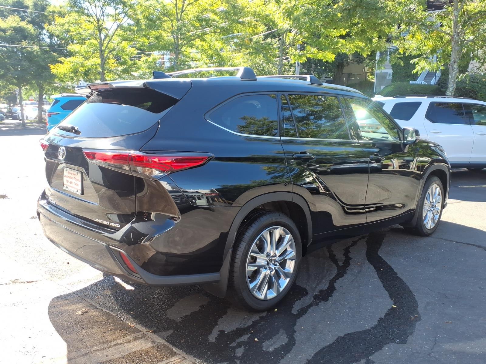Used 2023 Toyota Highlander SUV
