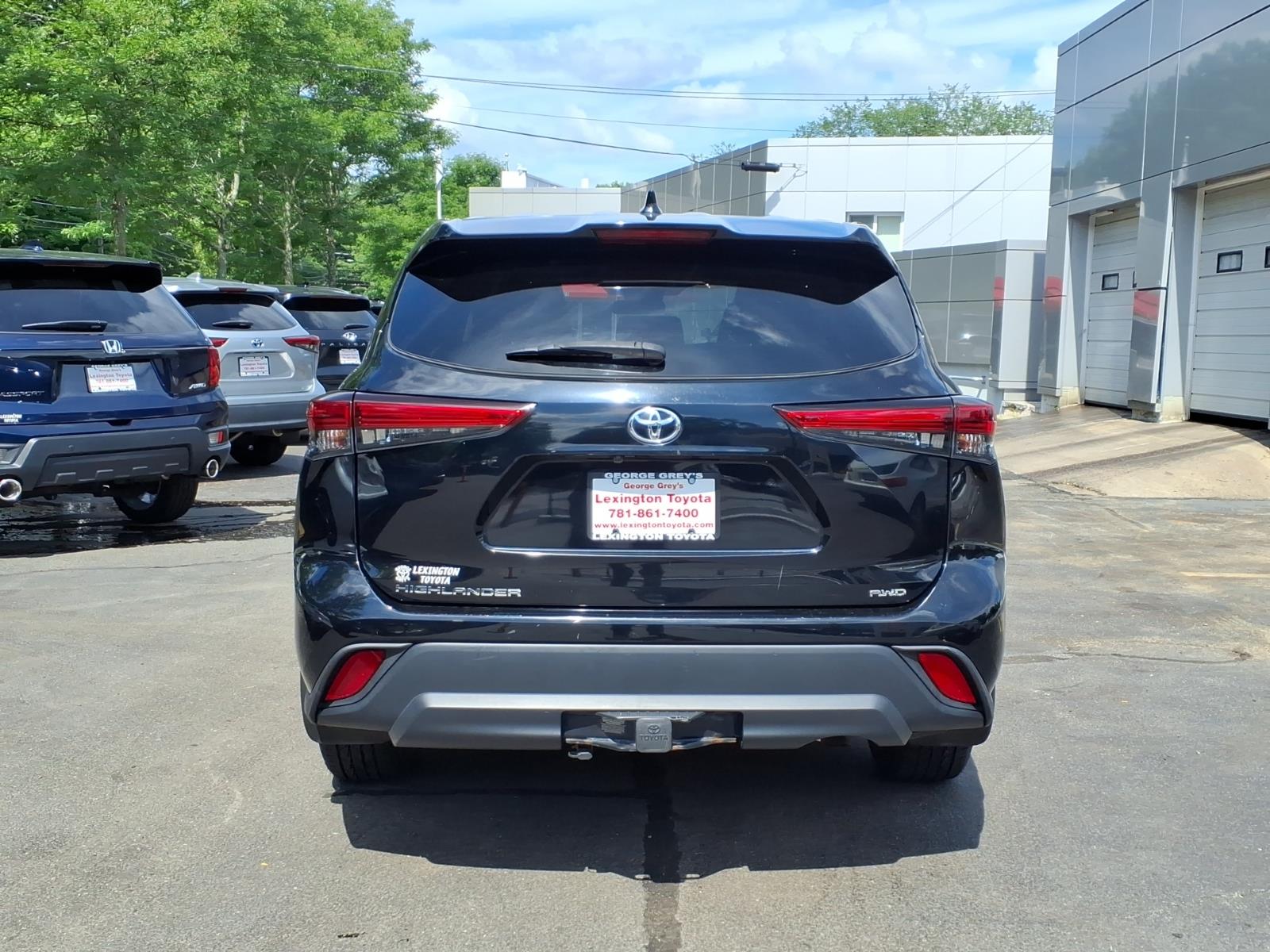View vehicle photo 6