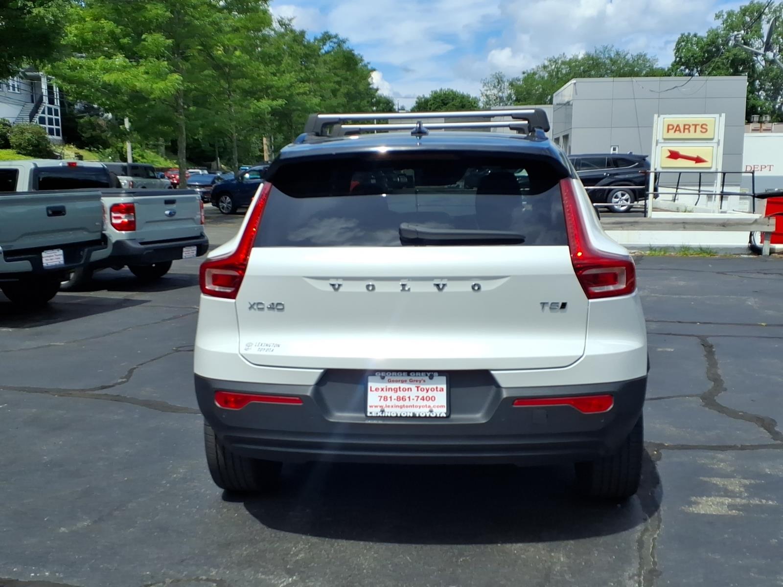 View vehicle photo 6