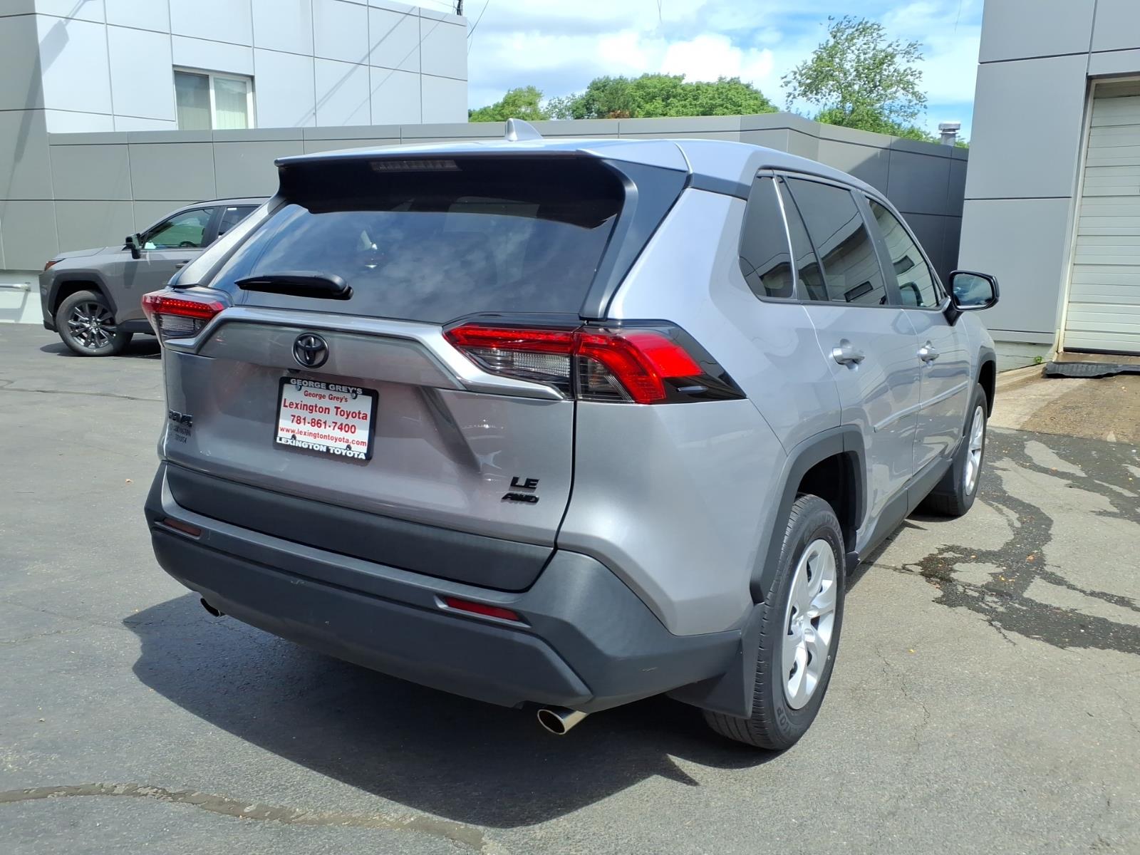 View vehicle photo 7