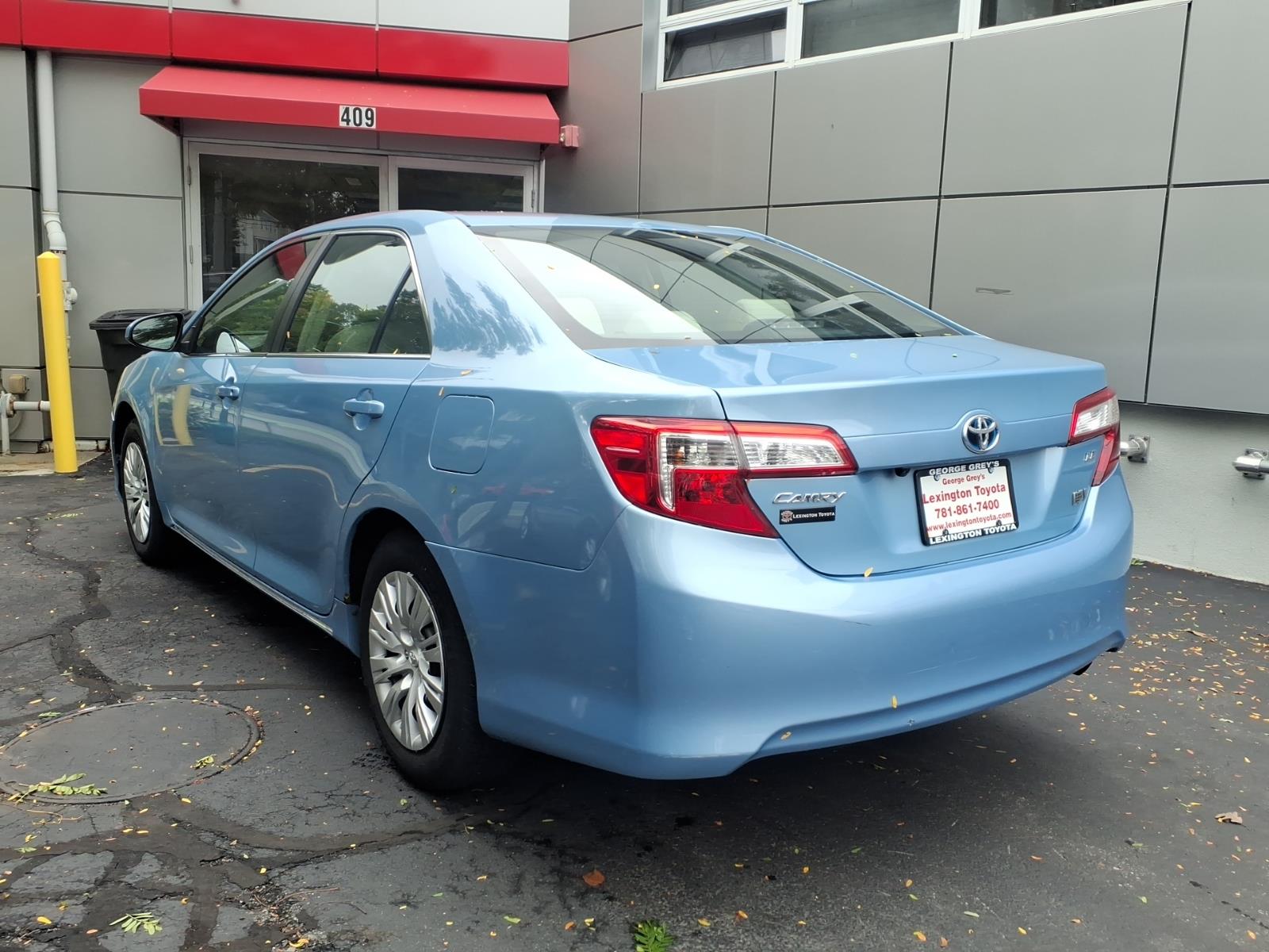 Used 2013 Toyota Camry Hybrid Sedan