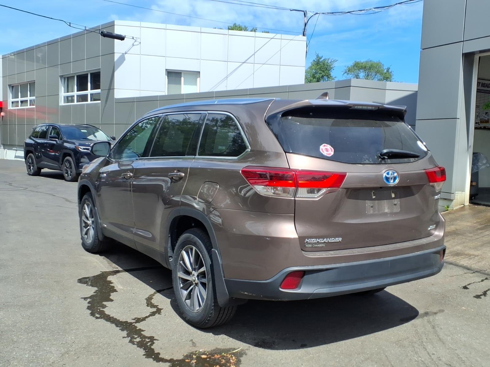 Used 2019 Toyota Highlander Hybrid SUV