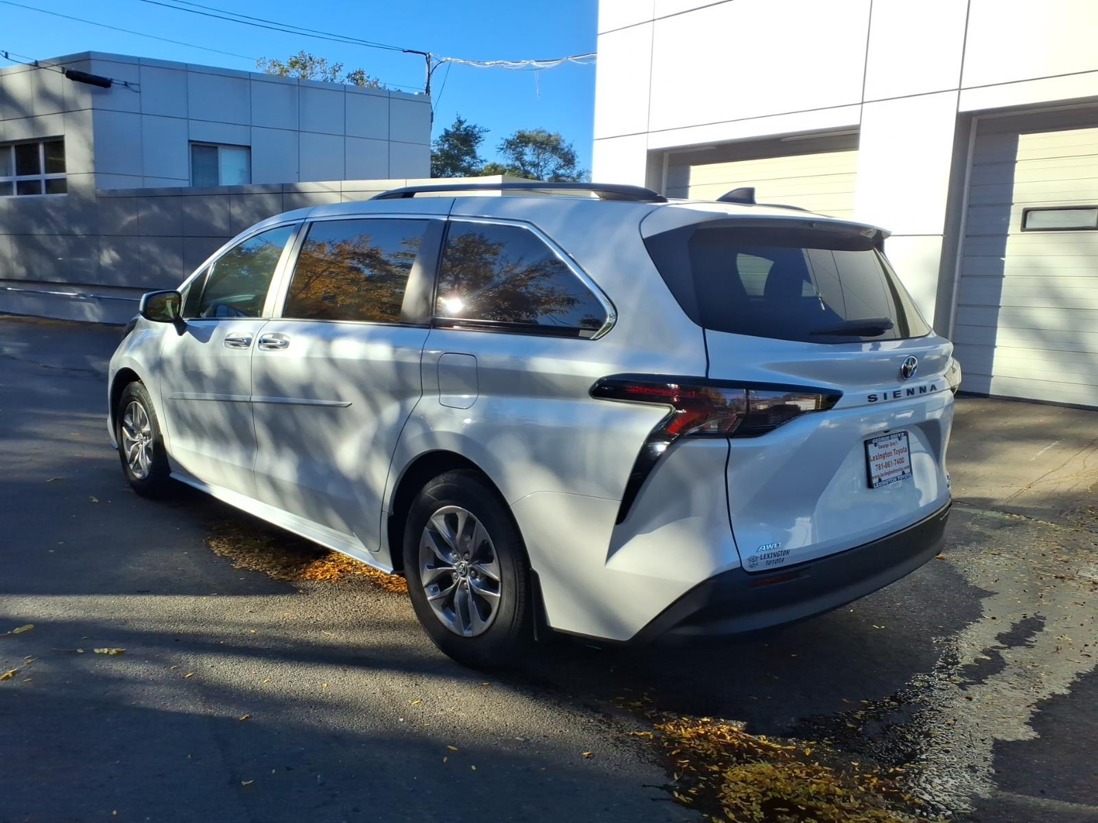 Used 2024 Toyota Sienna Van