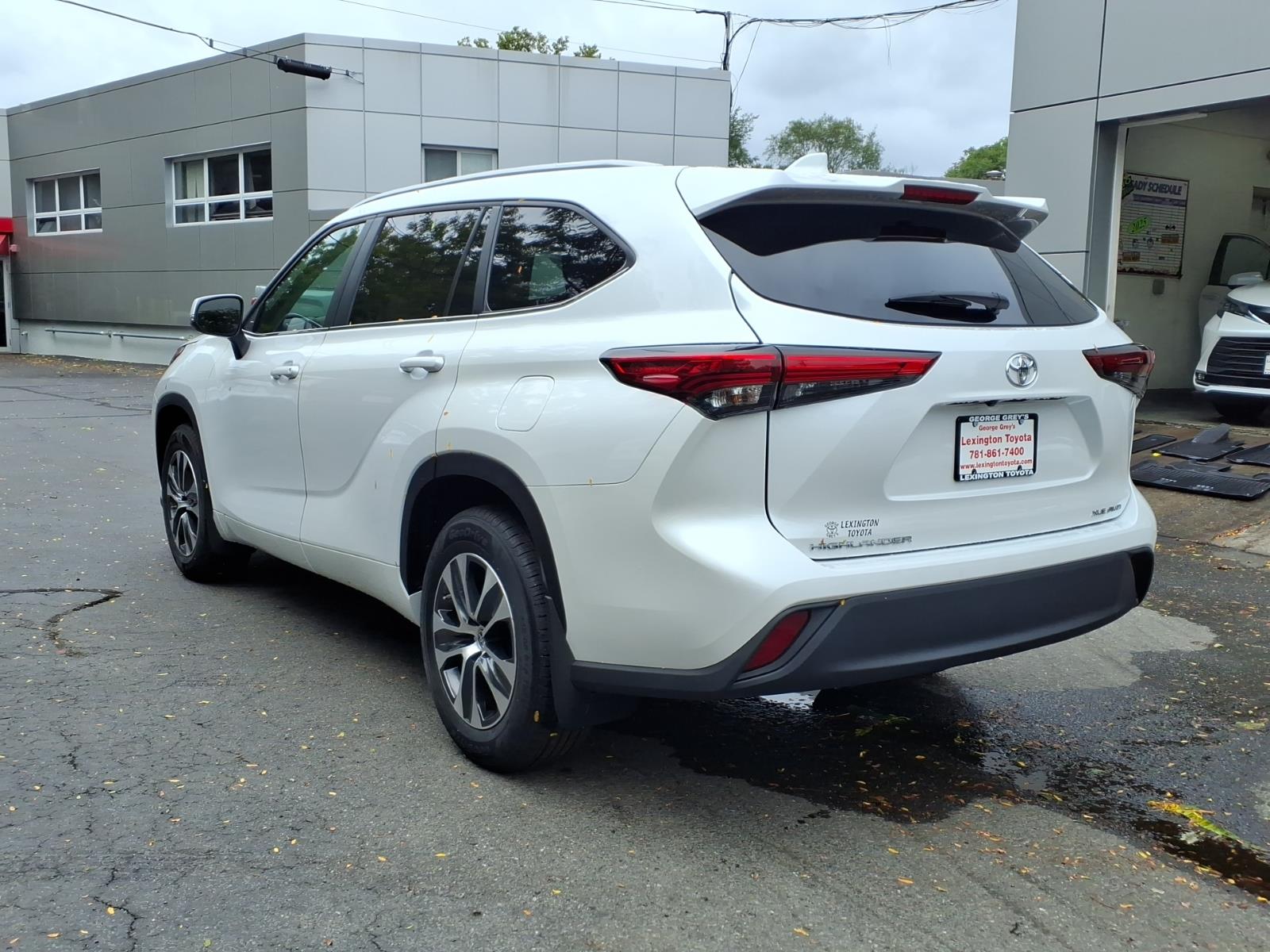 Used 2023 Toyota Highlander SUV
