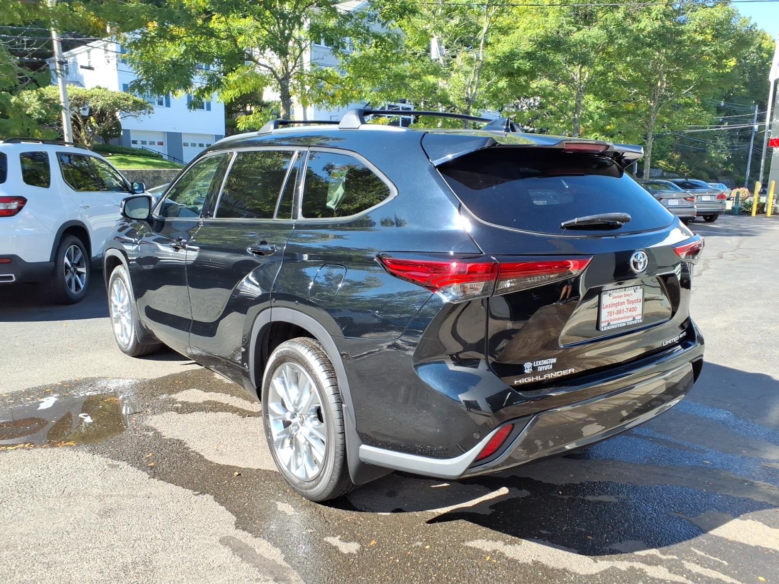 Used 2023 Toyota Highlander SUV