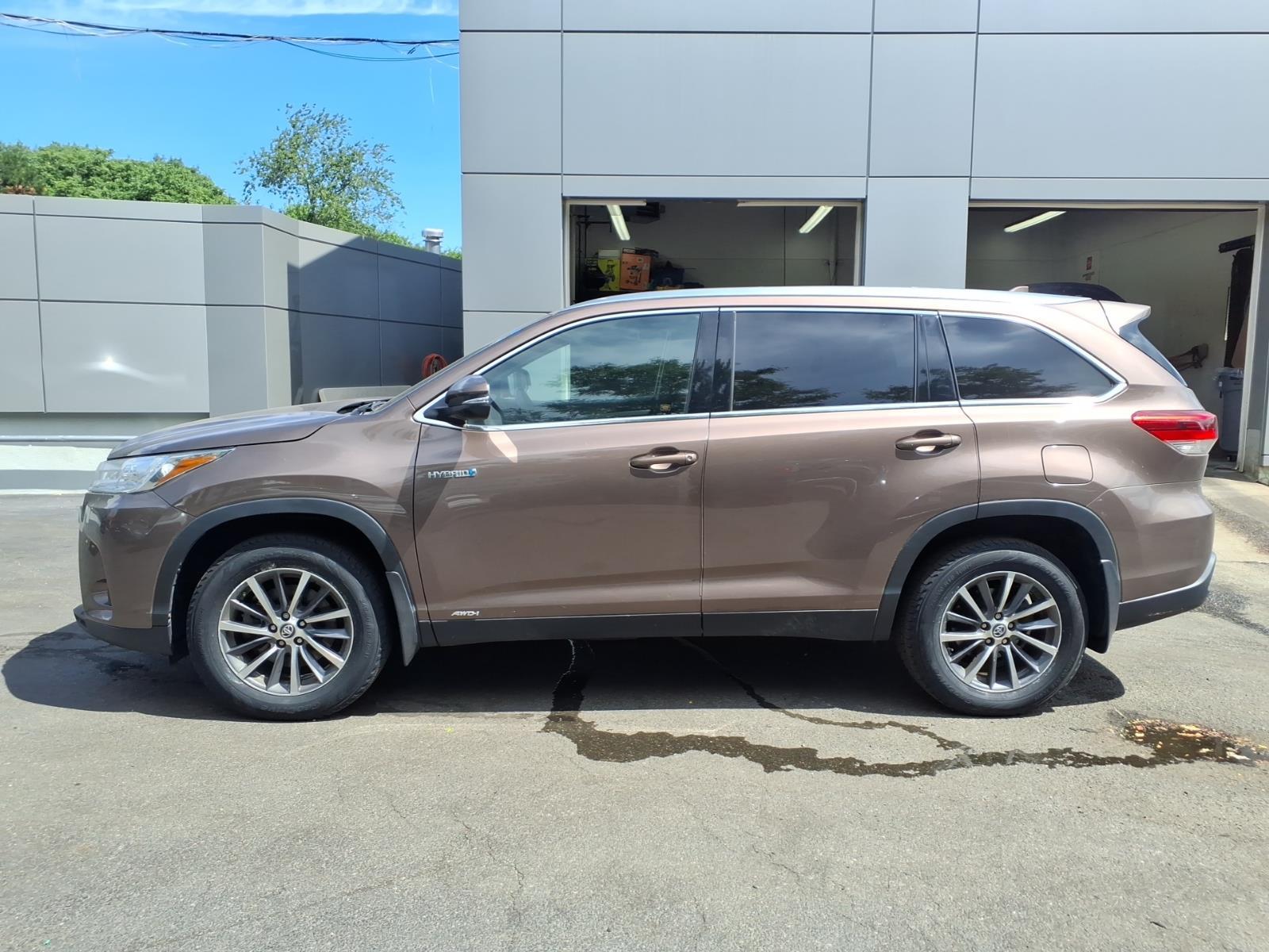 Used 2019 Toyota Highlander Hybrid SUV